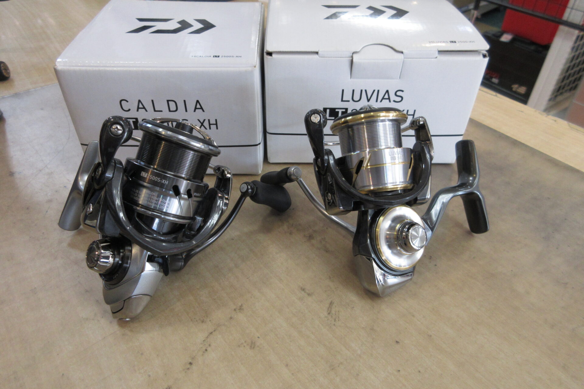 ダイワ 18カルディア LT2500S-XH ダイワの18カルディアLT2500S