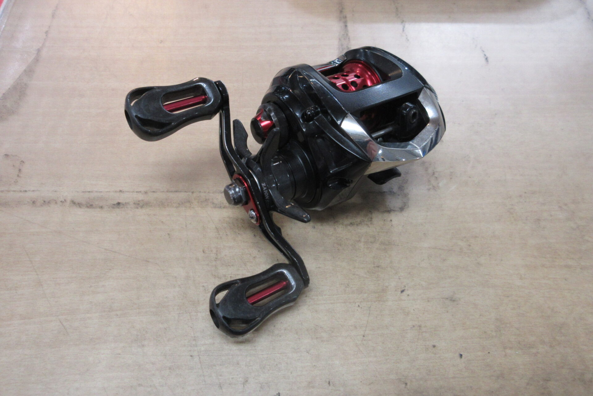ダイワSSAIRTW8.1L リール