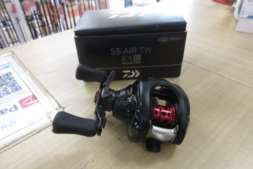 ダイワの２３ＳＳエアＴＷ８．５Ｌ