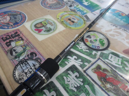 今日のロッドは、千葉県船橋市のお客様から買取りさせていただきました。価格にも満足いただけたようです。
釣具いちばん館では、アンタレスなどのベイトリールからイグジストなどのスピニングリールも豊富な在庫がございます。
使いかけ(開封済み)のワームや、フックのないルアーも買取いたします。
気になった商品があれば、ホームページ又はツイッターやフェイスブックでお問い合わせください。できる限り対応させて頂きます。
<img fetchpriority=