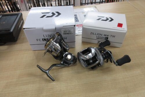 ダイワの２０ルビアスＦＣＬＴ２５００Ｓ－ＸＨ、２１ジリオンＳＶＴＷ１０００ＨＬ