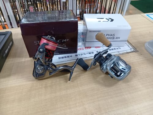 ダイワ・シマノの２１アルファスＳＶＴＷ８００Ｓ－ＸＨ・１６ストラディックＣＩ４＋Ｃ２５００ＨＧＳ
