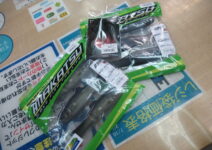 イマカツのＩＫバスワーム、ティムコのスーパーバイブレーションスカート