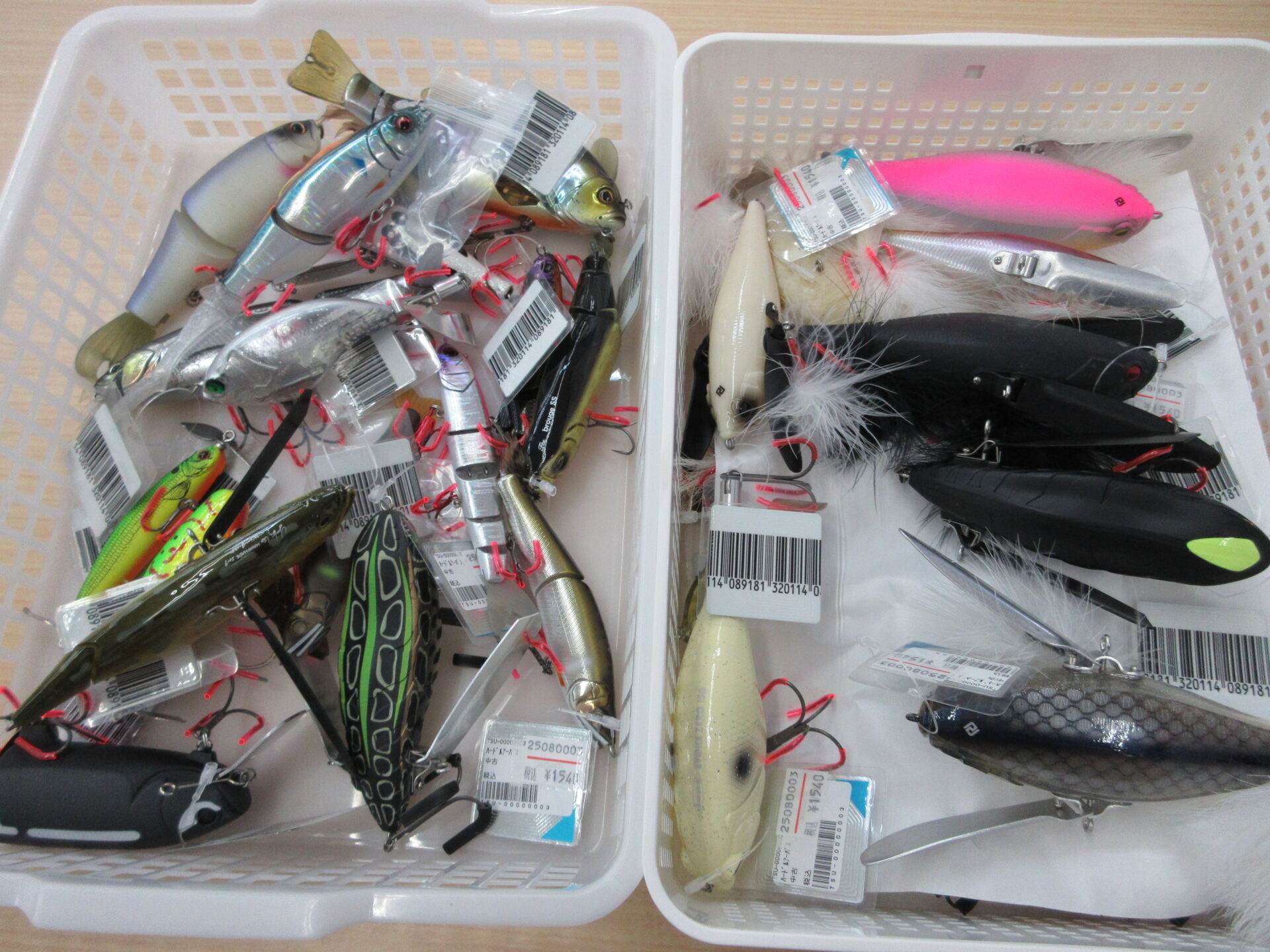 小物やルアー、ジャンク品も1点から買い取ります！】ビッグベイトを