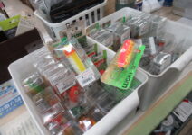 大量のヘドンのルアー