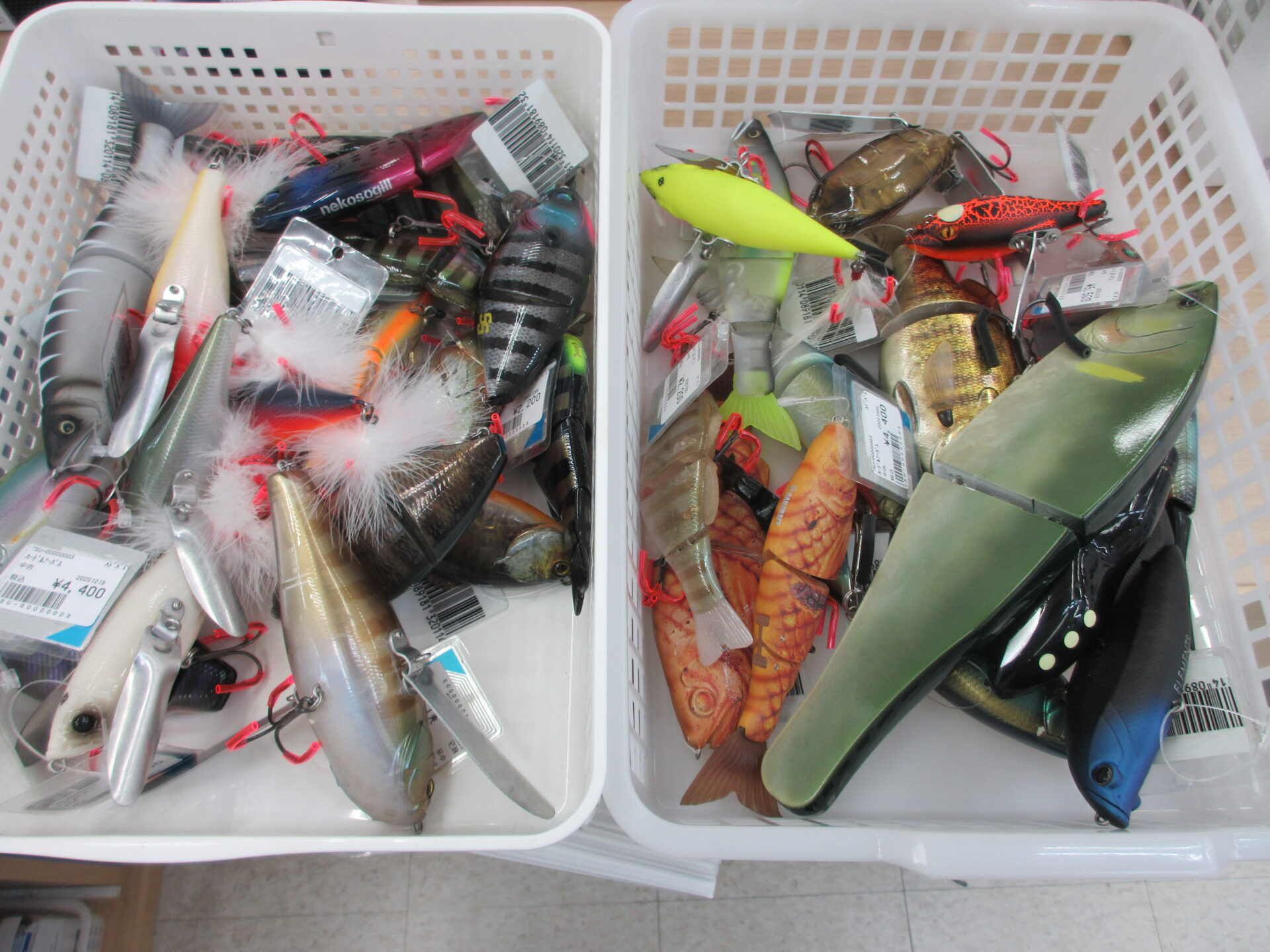 小物やルアー、ジャンク品も1点から買い取ります！】ビッグベイトを品