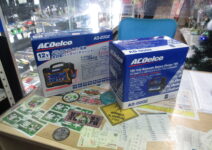 ＡＣデルコのバッテリーチャージャー ＡＤ２００２とＡＤ０００２