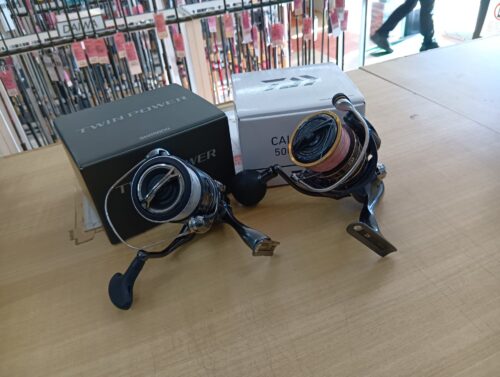 ダイワ・シマノの２２カルディアＳＷ５０００Ｄ－ＣＸＨ・２４ツインパワー４０００ＸＧ