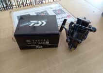 シマノ・ダイワの２０タトゥーラＳＶＴＷ１０３ＸＨＬ・１３コンプレックスＢＢ　２５００Ｓ　Ｆ６