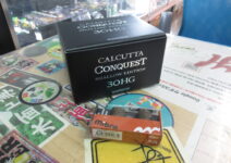 シマノの２４カルカッタコンクエスト３０ＨＧシャローエディションとミブロの３Ｃハンドル ラバーコルクタイプ