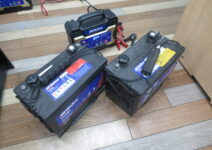 ＡＣデルコ ボイジャーバッテリーＭ２７Ｆ・ＡＤ－２００２充電器