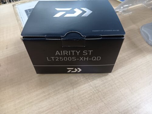 ダイワ　２３エアリティＳＴ　ＬＴ２５００Ｓ－ＸＨ－ＱＤ