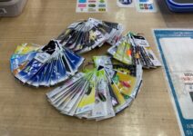 人気メーカー各社の城峰釣具店のオリカラを含むスプーン