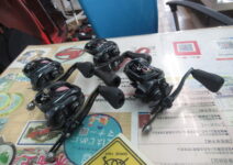 ダイワのタトゥーラ300XHL(バリアル140-150ハンドル、スタジオコンポジットRC-SC EXプラス96ハンドル装着)